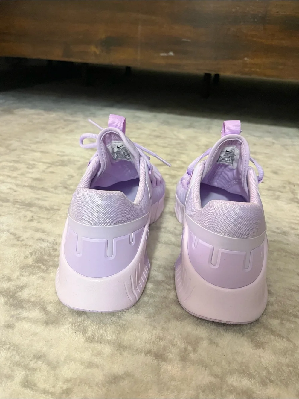 Nike Women’s Lavender shoes sz 9